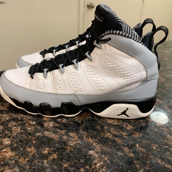 Gently Pre-Owned Unisex Air Jordan 9 Retro Barons is a special edition main image 5